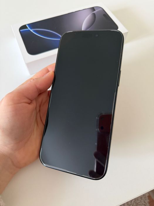 iPhone 16 Pro Max 1TB з безкоштовними чохлами та склом