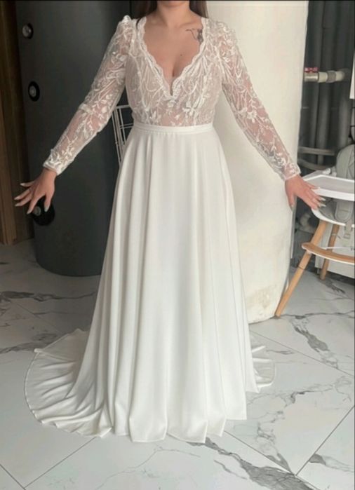 Suknia ślubna satynowa koronka długi rękaw tren księżniczka rozporek