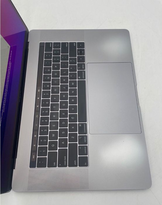 MacBook Pro 15'', Touchbar, 16gb RAM