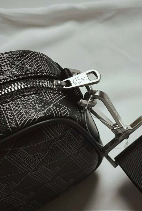 Bolsa Lacoste Nova no Saco