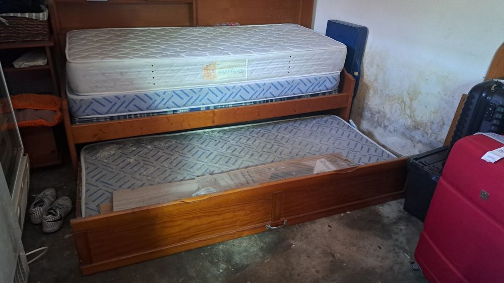 Movel estante com camas e escrivaninha
