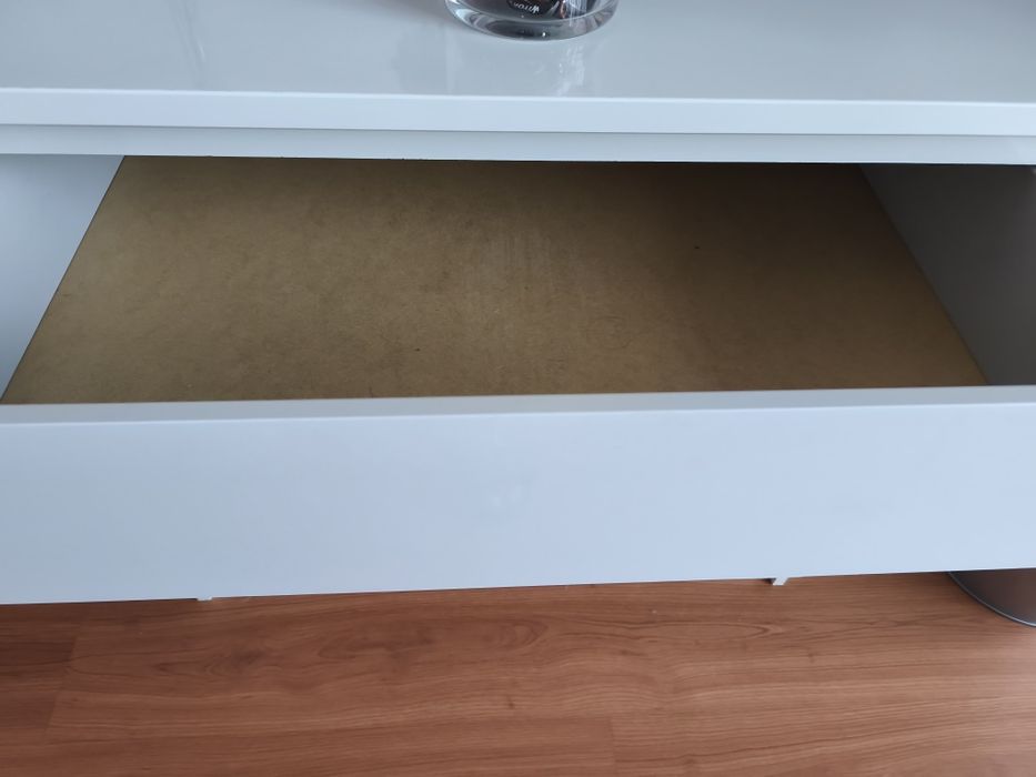 Cómoda lacada branco