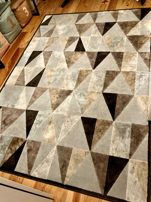 Triangle Rug64737843135361122
