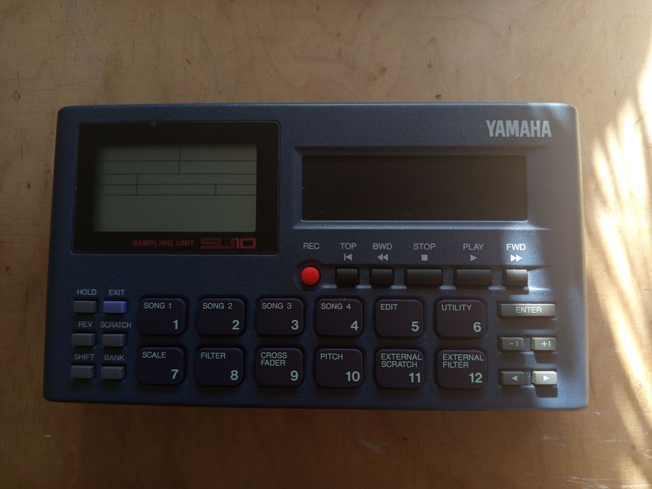 Yamaha su-10 lofi sampler 16bit + sample cd
