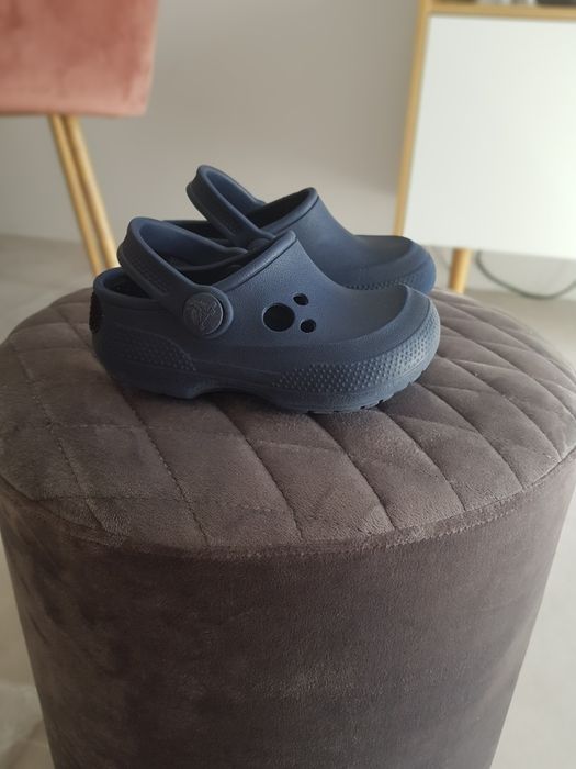 Crocs 24 granatowe