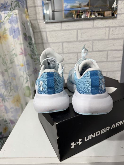 Under Armour Hovr 38 24 cm wkladka nowe damskie