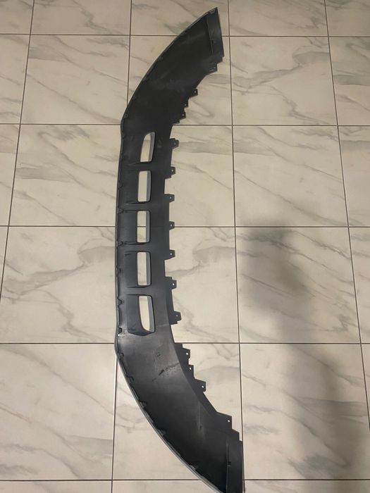 Спойлер переднього бамперу 8R0807061E