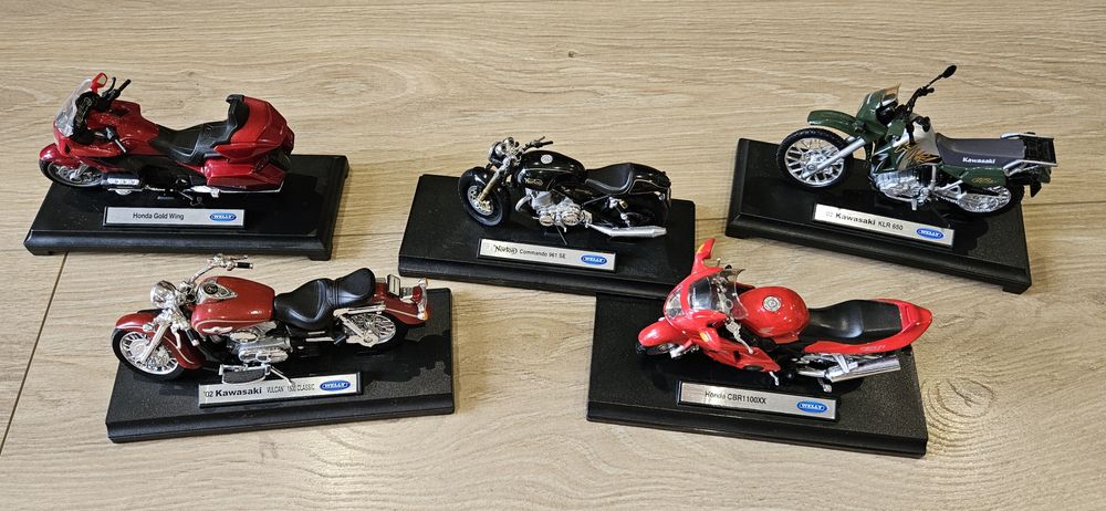 Zestaw modeli motocykli