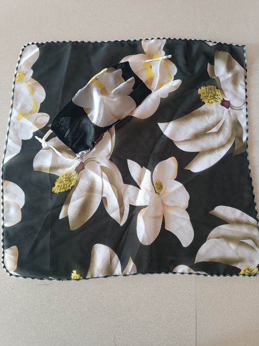 Стильные женские аксессуары: сет из 4-х платков с арт-принтами