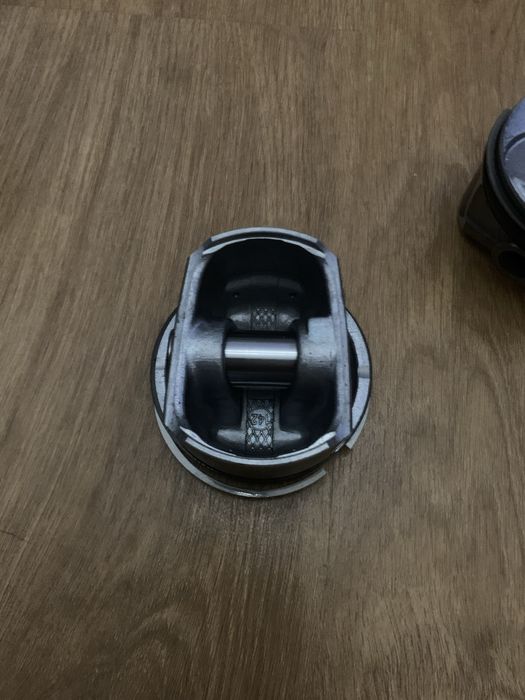 3 Pistões Mahle Novos