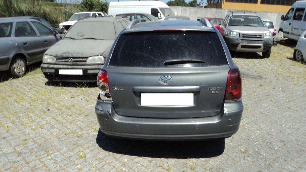 Toyota Avensis Wagon 2.0 D-4D 2004 - Para Peças