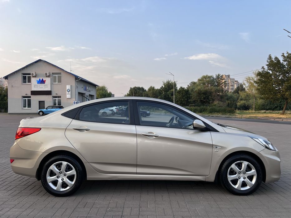 Hyundai Accent 1.6 2012