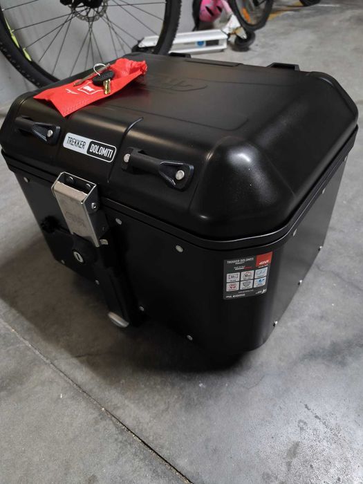 Baú "Top Case" GIVI para motociclo