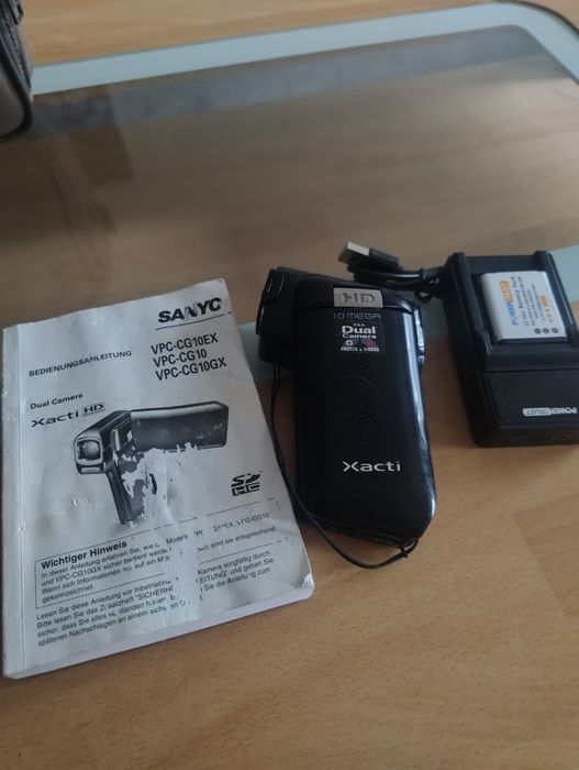продам відеокамеру SANYO