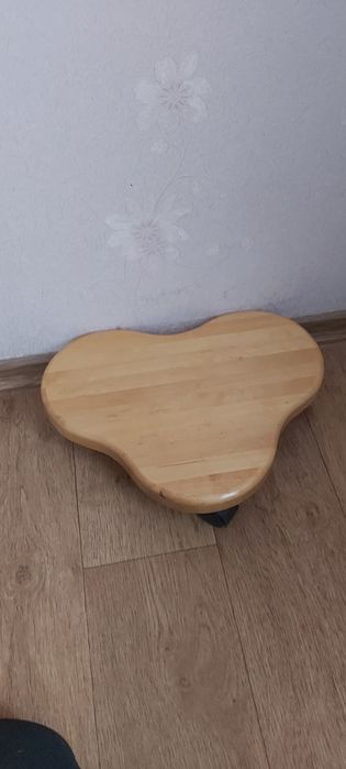 Продам напольную подставку