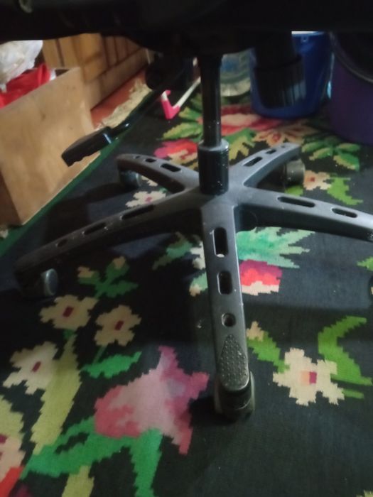 Компьютерное кресло.