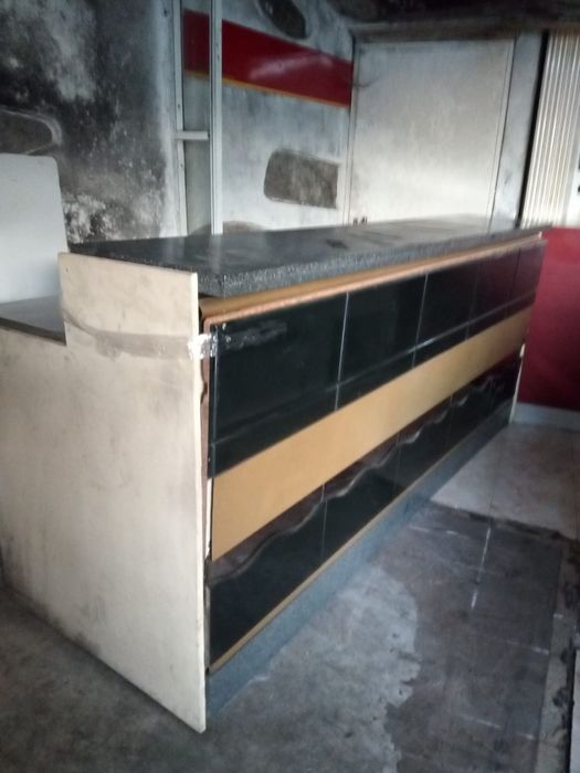 Balcão tampo em granito