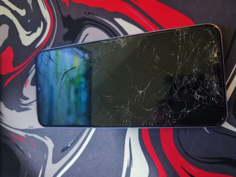 Infinix hot 20 5g 128gb/7ram 120hz с разбитым экраном