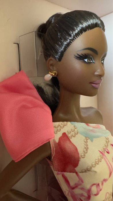 Rose Splendor Barbie 2010 года