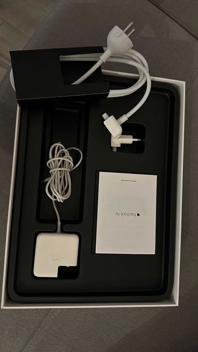 Apple MacBook Air 13" 2017 | 8 GB RAM | 128 GB SSD | Stan bardzo dobry