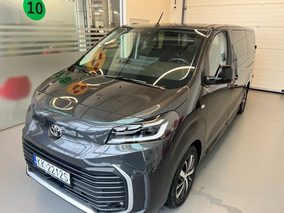 Przewóz osób busem 9-osobowym | Komfortowy transport – rsmoto taxi
