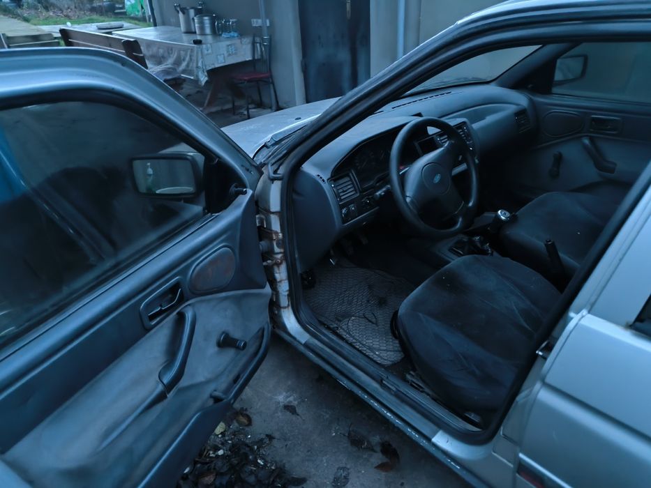 Разборка Ford Escort Форд Эскорт