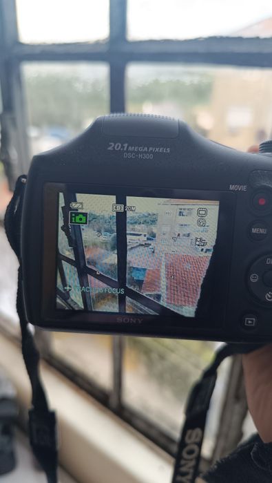 Máquina fotográfica Sony H300 20.1mpx zoom óptico 35x video hd complet
