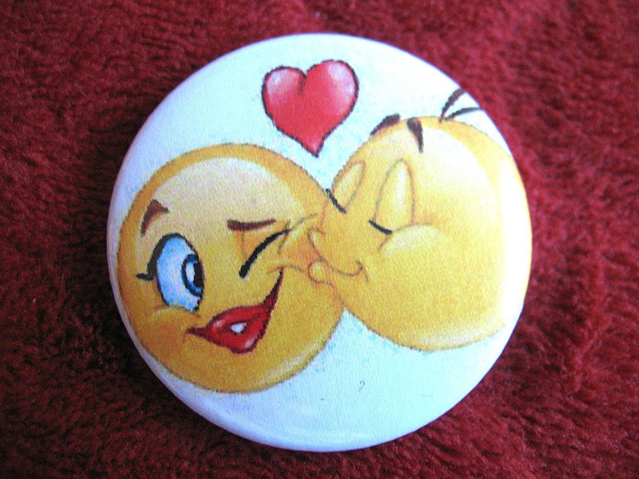 Broszka - Przypinka - metal - model Pixel E-moji pi002