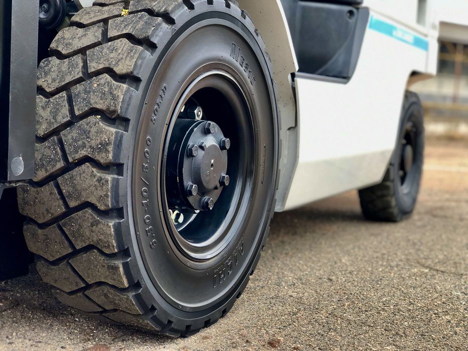 Навантажувач вилковий Nissan FG20 вилочный погрузчик, кара