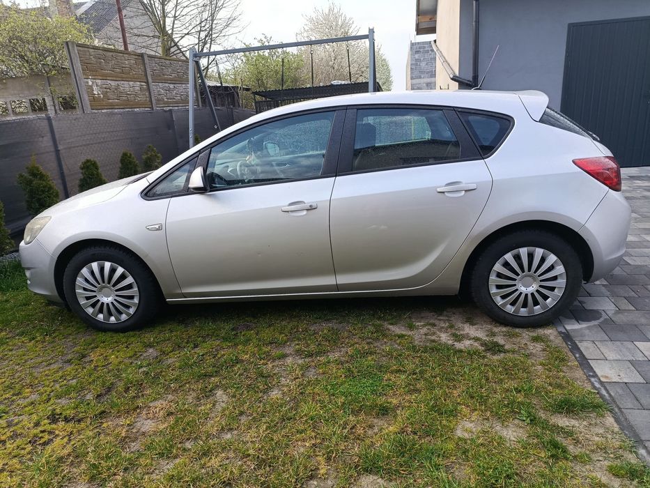 Opel Astra J 2010r