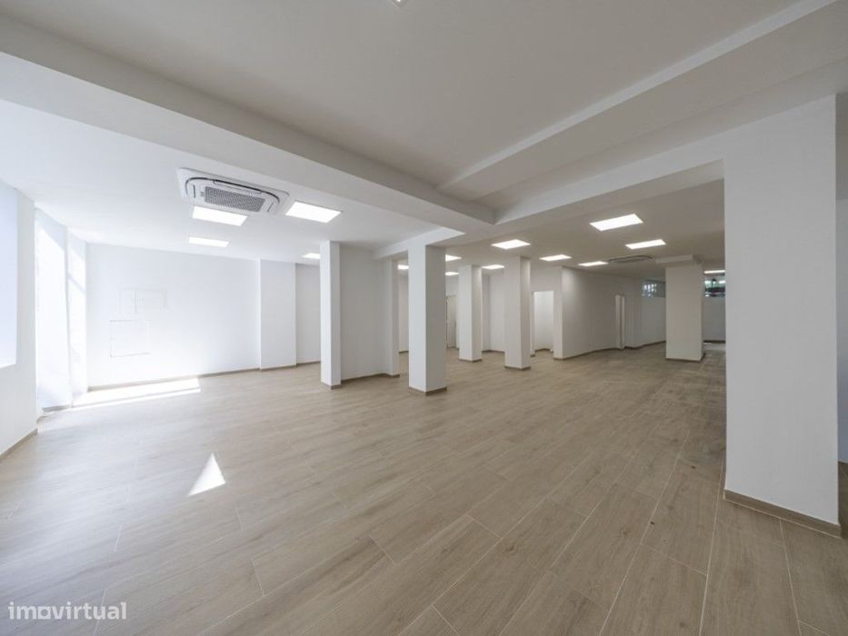 Espaço Comercial em Queluz