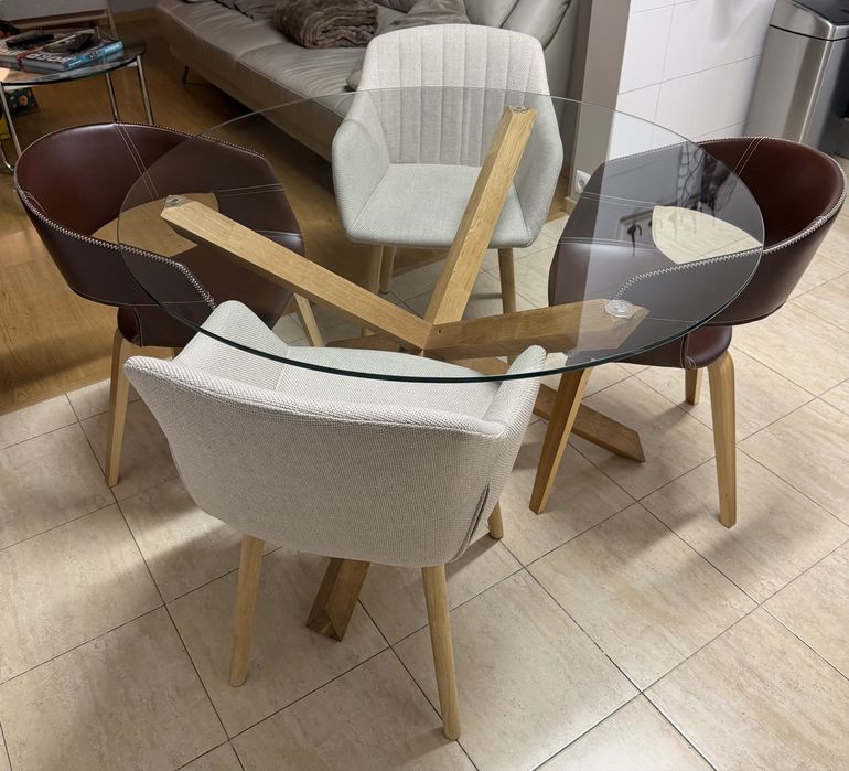 2 Cadeiras tecido bege/madeira- 50€/unid