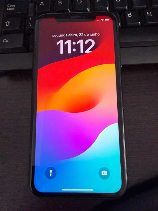 iPhone XR 64 GB – Preto – Em bom estado geral