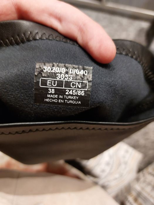 Kozaki Zara za kolano