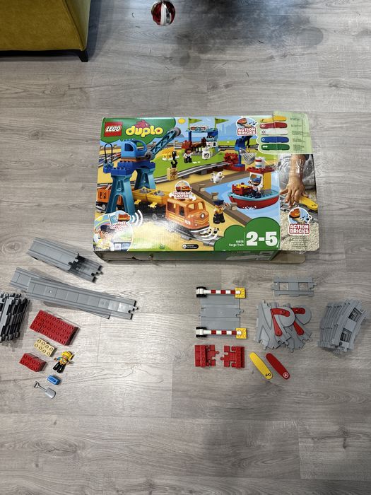 Lego Duplo pociag towarowy + 2 zestawy dodatkowych torów