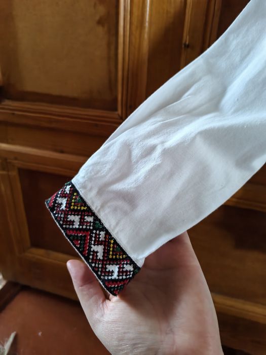 Продаю Вишиванку  10 р.