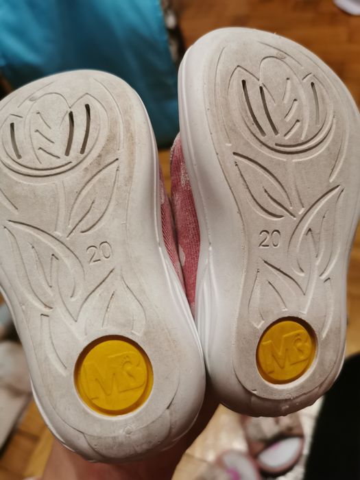 Kapcie dziewczęce 20