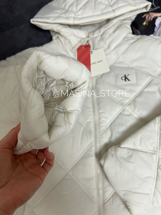 Нова жіноча куртка біла Calvin Klein S оригінал осінь демісезон молочна