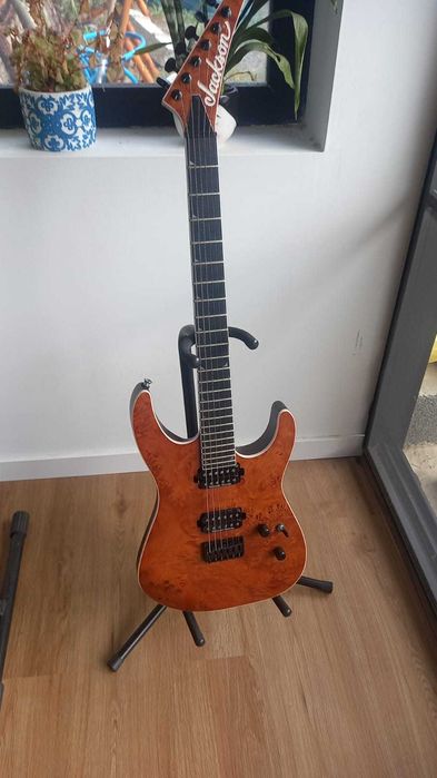 guitarra jackson pro series com hardcase