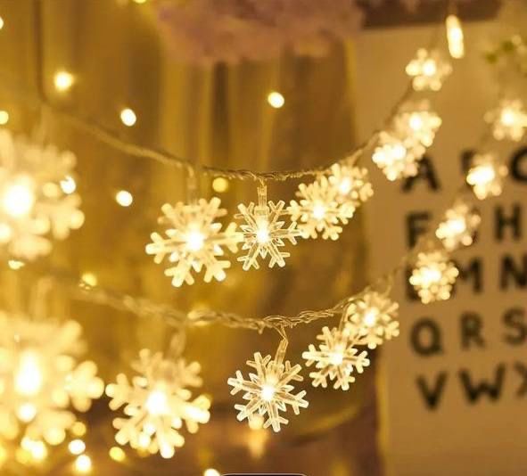 LED-гирлянда «Снежный Дождь» — праздничная подсветка без розетки