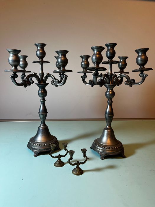 Dois castiçais de 5 velas