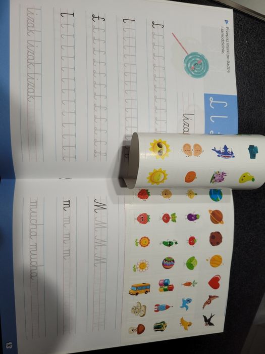 Zeszyt z naklejkami Abecadło proste słowa, nowa