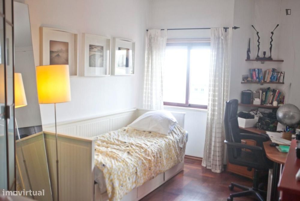 Quarto - localizado em Lisbon