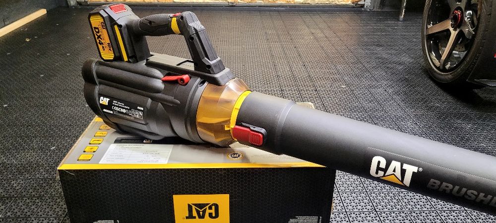 Cat DG250B  Dmuchawa do liści  18v Mocna aku.