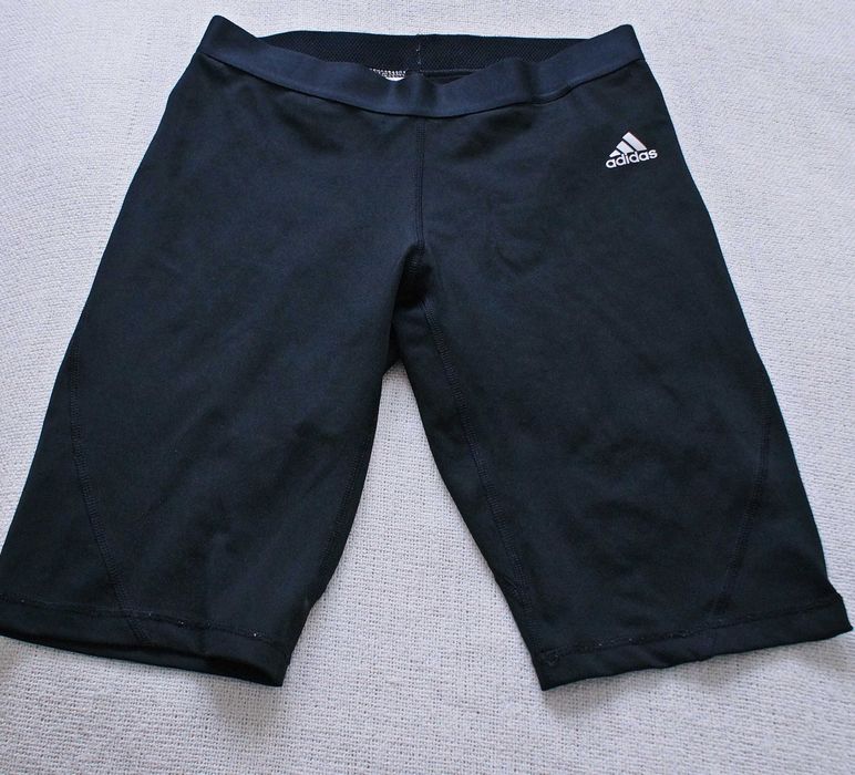 Spodenki sportowe termoaktywne, marki Adidas, czarne, r. 164cm