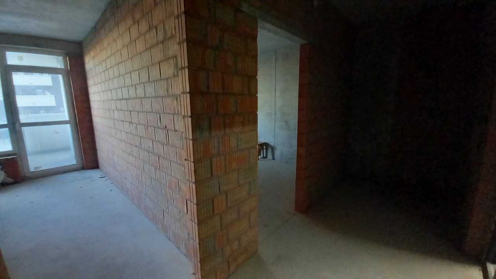 Продаж 1кім квартири 43кв.м. 4-й поверх ЖК Зарічний, паркінг, метро Славутич