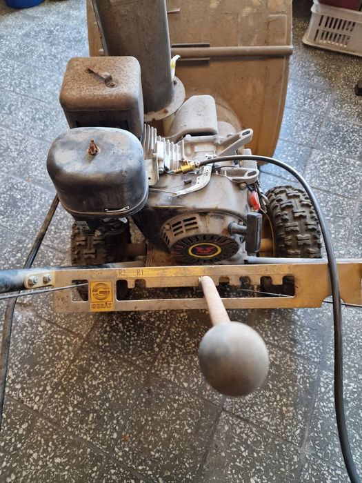 Odśnieżarka spalinowa