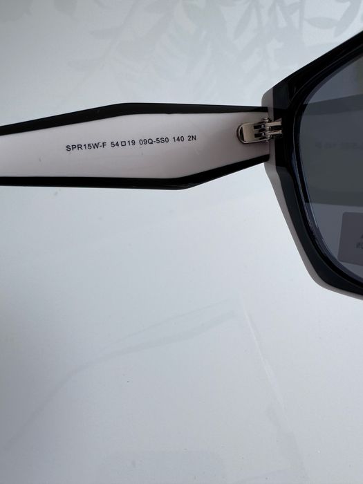 Okulary przeciwsłoneczne Prada PR 15 WS