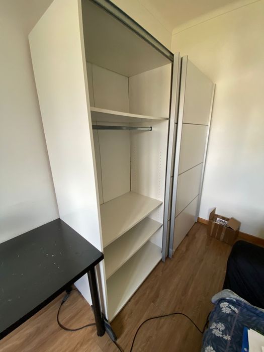 Movel guarda-fatos ikea