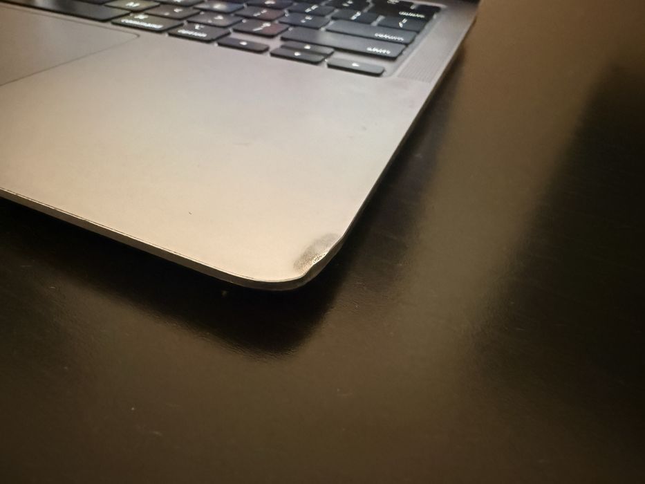MacBook Air M1 - Funcionando 100% (Com detalhes estéticos)